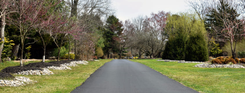 The Pros and Cons of Sealing Asphalt