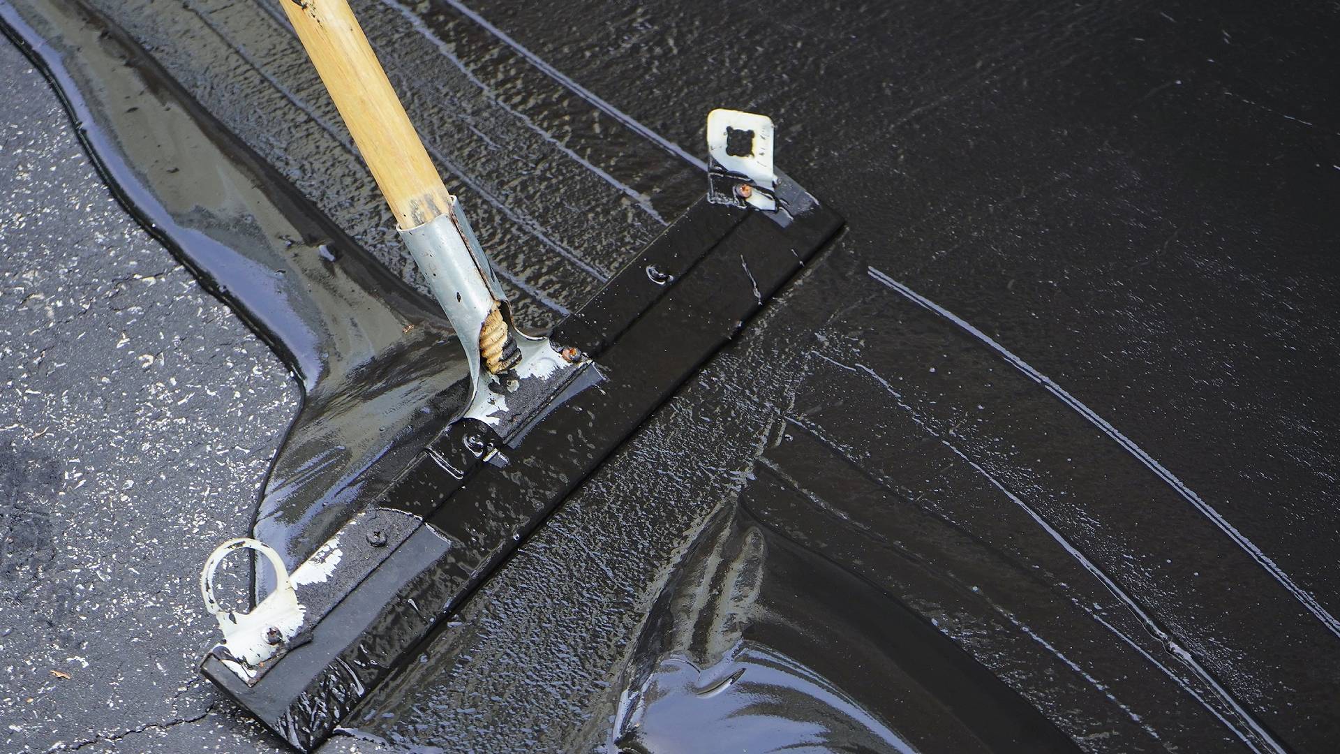 professional asphalt seal coating In Malvern, PA